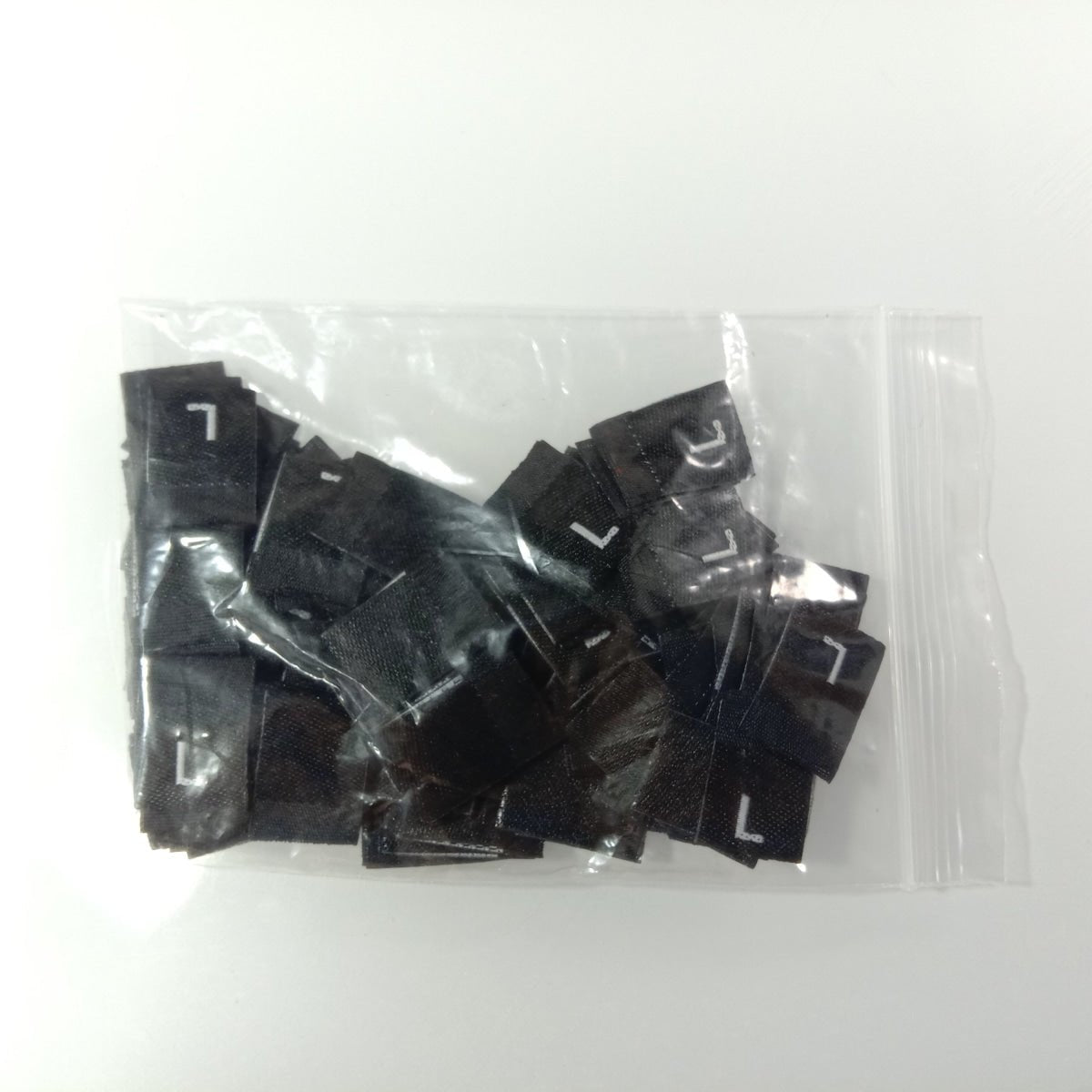 100pcs Clothing Size Label Tags XS S M L XL 2XL 3XL 4XL Black Text White Garment Clothes T Shirt Dress Fabric - M White - Asia Sell