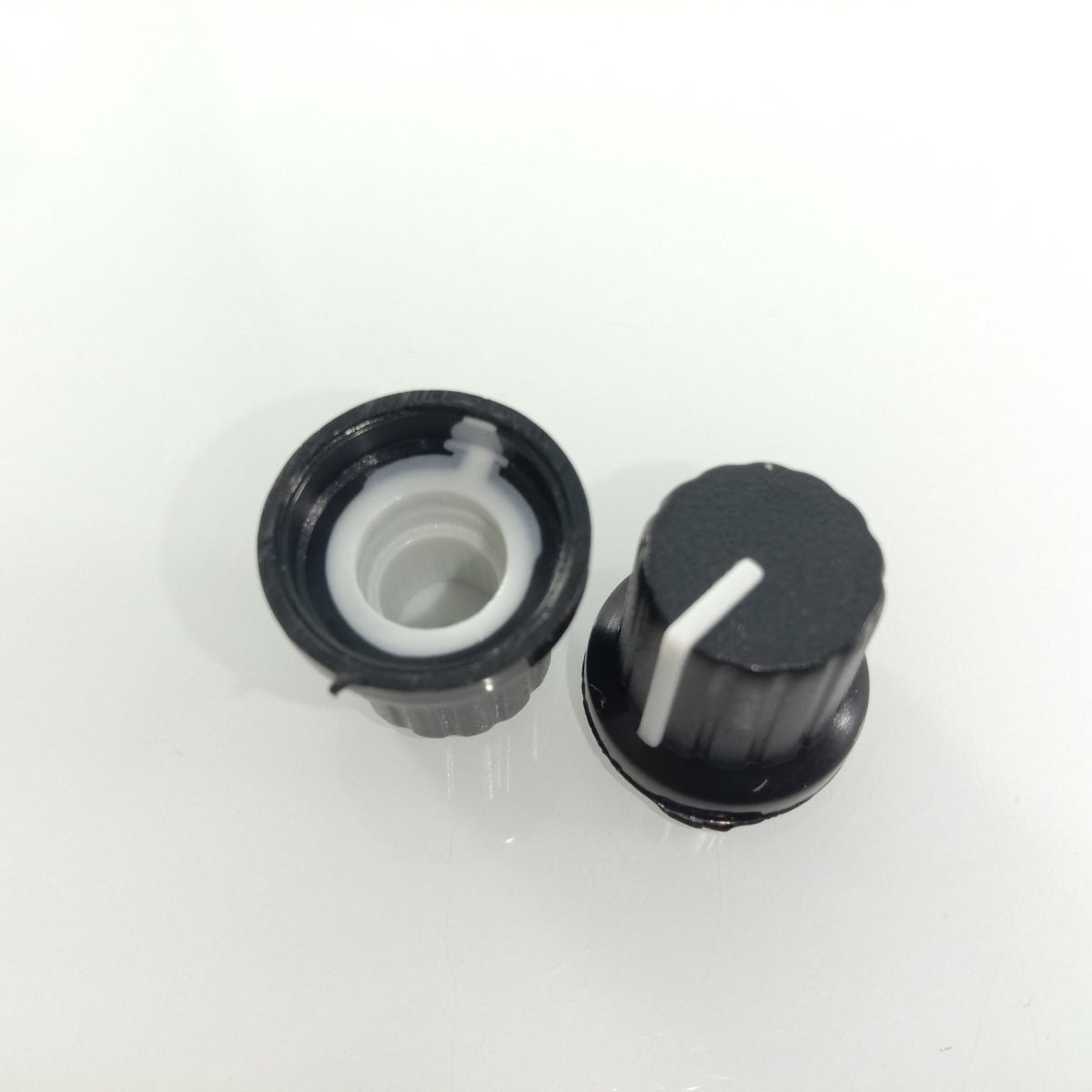 10pcs 6mm Diameter Shaft Hole Plastic Threaded Knurled Potentiometer Knobs Caps - - Asia Sell