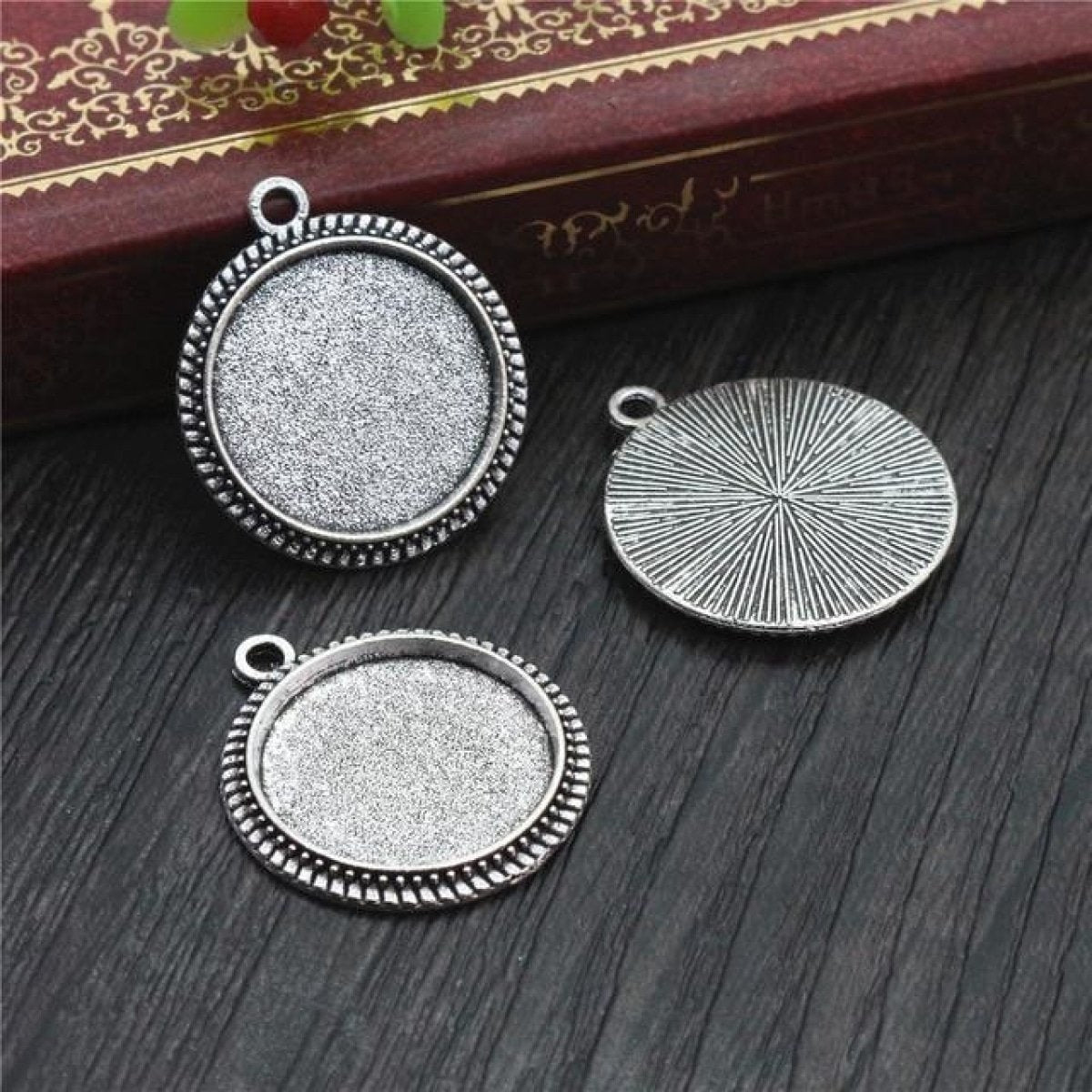 10pcs Cabochon Base 16mm Inner Size Antique Bronze And Silver Colour Metal Cameo Setting Charms Pendant - Antique Silver - - Asia Sell