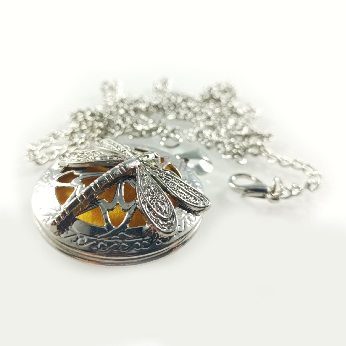 40mm Dragonfly Aromatherapy Essential Locket Necklace Pendant Charm Jewellery 10 pads - Asia Sell