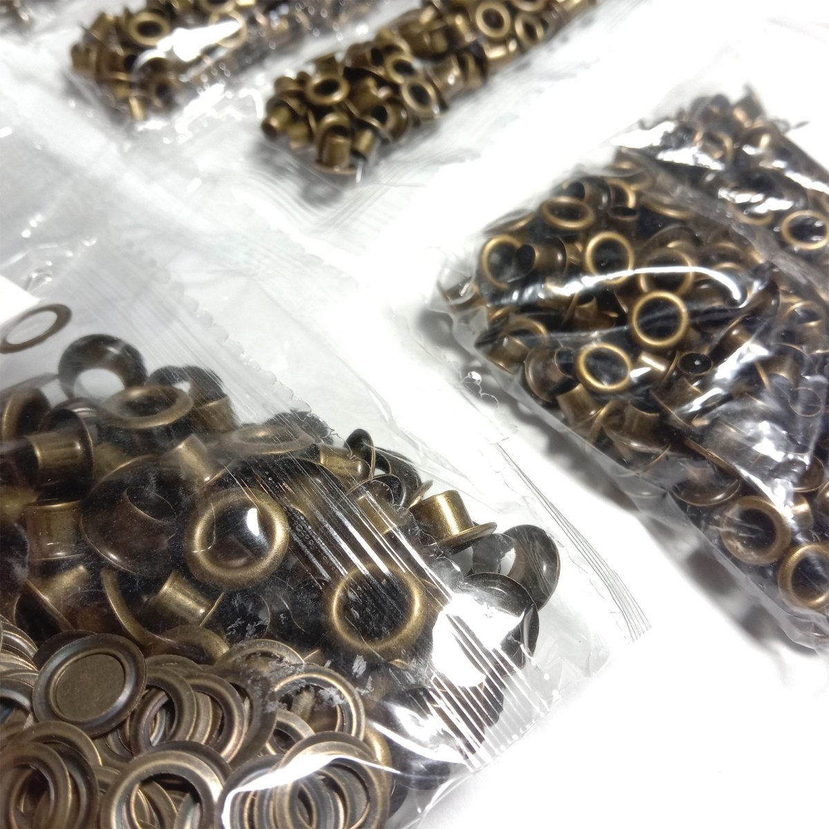 4x200pcs Set of 2mm 3mm 3.5mm 5mm Deep Eyelets For Belts No Washers Metal Buttonholes Buckle Clothing Buttons Bronze Craft - - Asia Sell