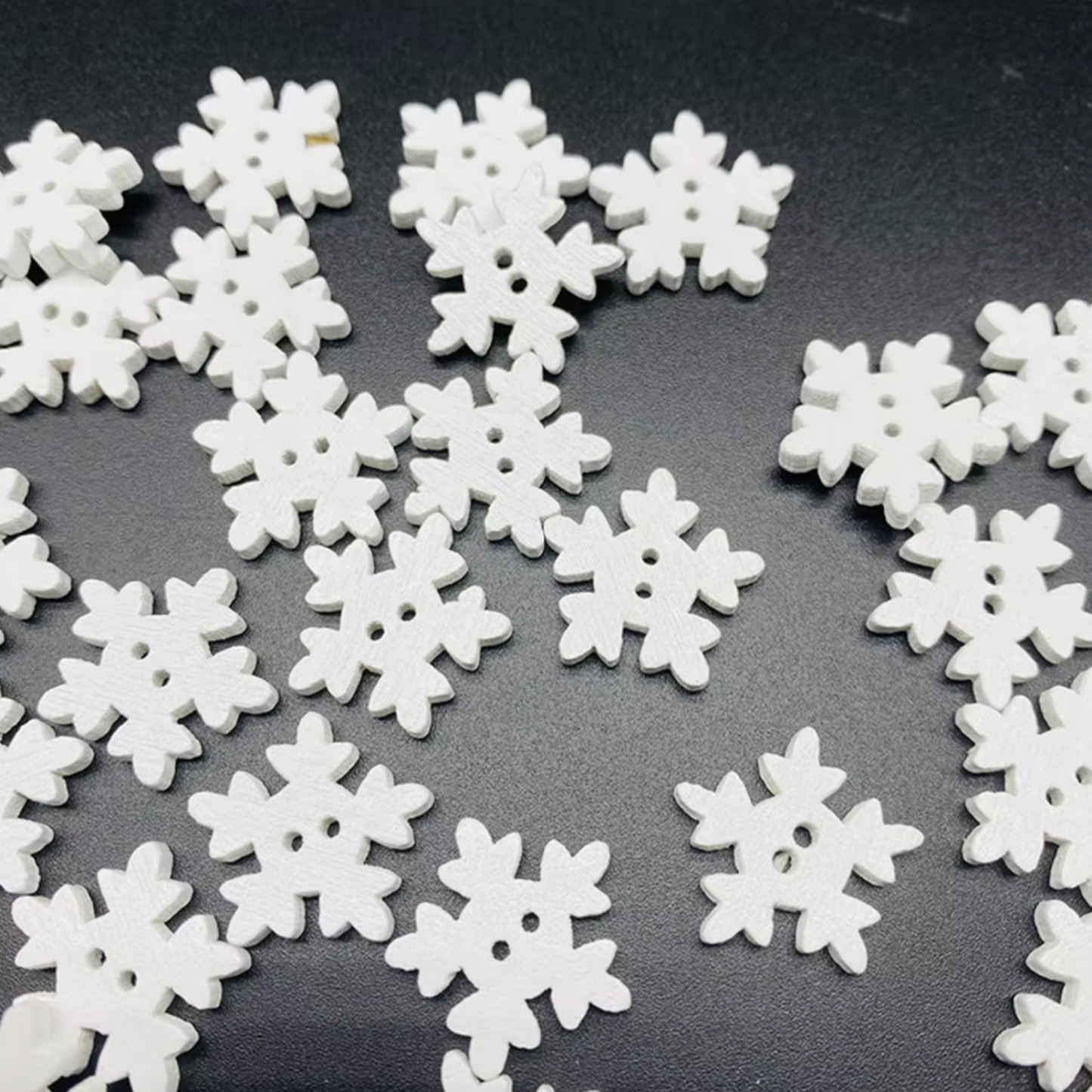 50pcs 18mm White Wooden Snowflakes Christmas Snow Craft Pendant Xmas Decor Home Decorations