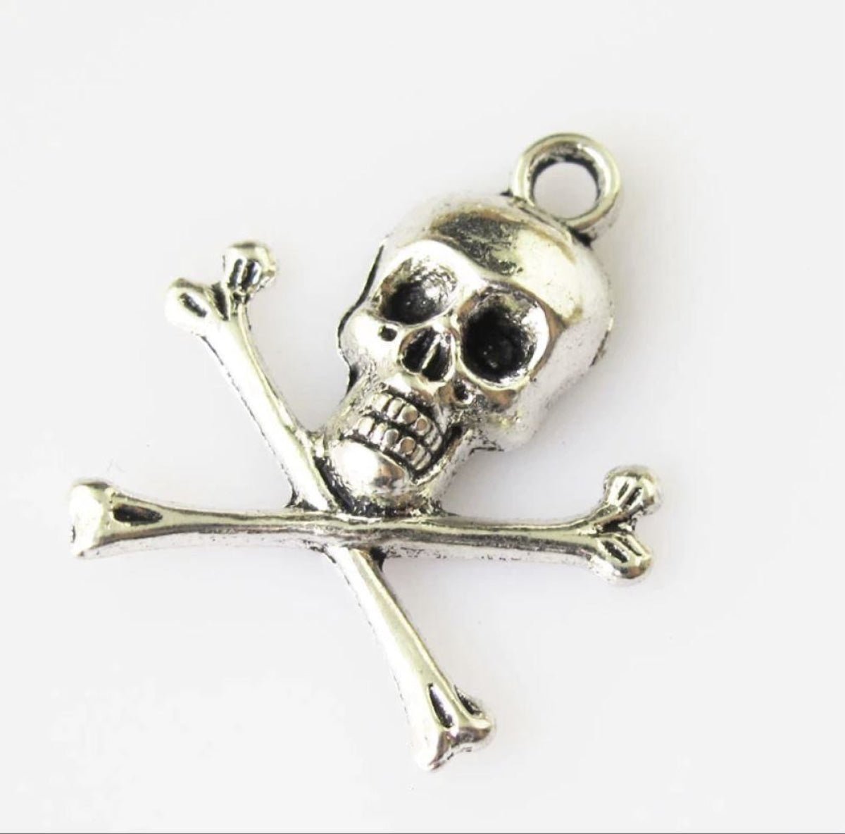 20pcs Halloween Skull Crossbones Tibetan Silver Tone Charms Pendants 21x24mm - Asia Sell