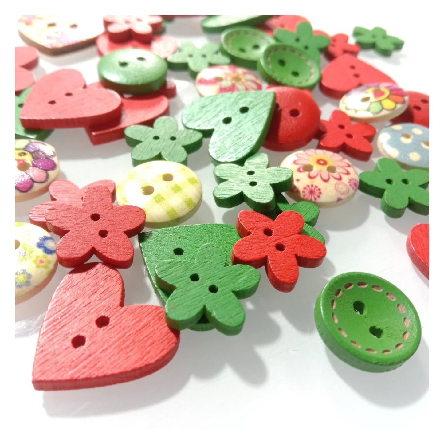 50pcs 10-20mm Colourful Red Green Flower Heart Wooden Buttons Christmas Theme 2 Hole Sewing Scrapbooking Craft DIY - - Asia Sell