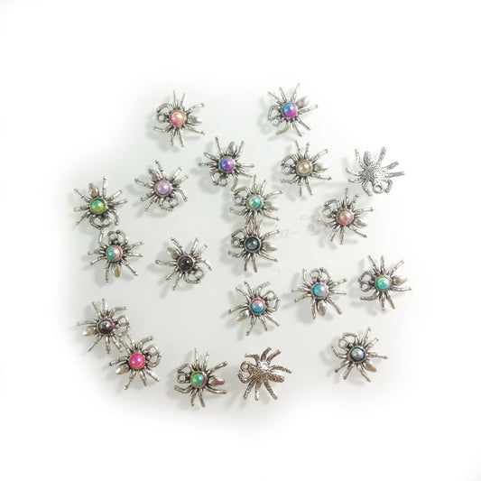 20Pcs Spider Charms Mixed Acrylic Animal Pendants Tibetan Silver Tone 17X19Mm